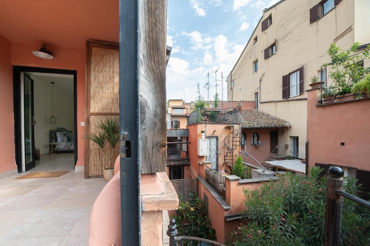 Apartamento Trastevere Rooftop Terrace Courtyard Loft *