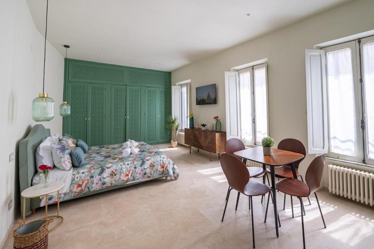 Trastevere Rooftop Terrace Courtyard Loft * Roma
